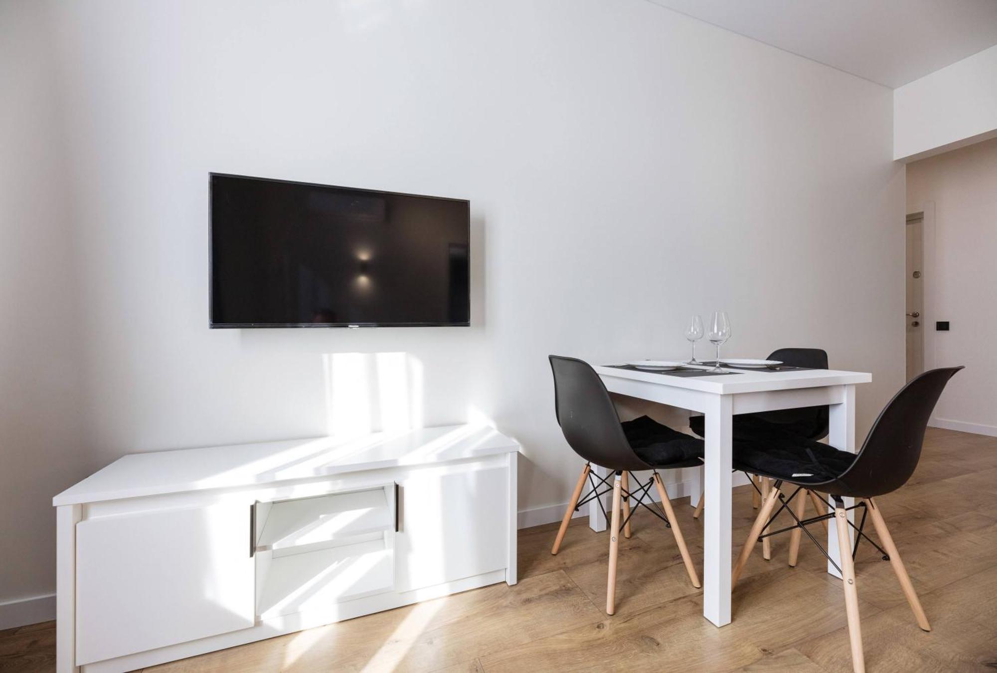 Ferienwohnung Квартири Люкс Метро Чернігівська Kiew Exterior foto